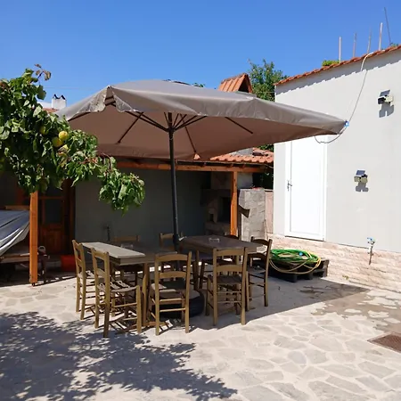 Alana Cozy Place